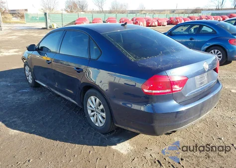 2014 Volkswagen Passat 1.8T Wolfsburg Edition z USA, uszkodzony, nr VIN 1VWAT7A38EC092779